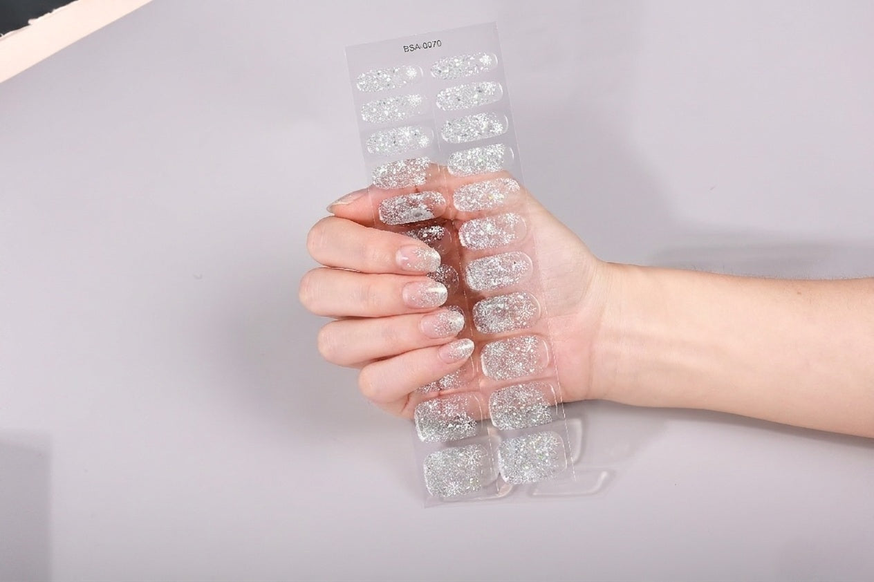 Láminas de Uñas en Gel Plateado escarchado degradé