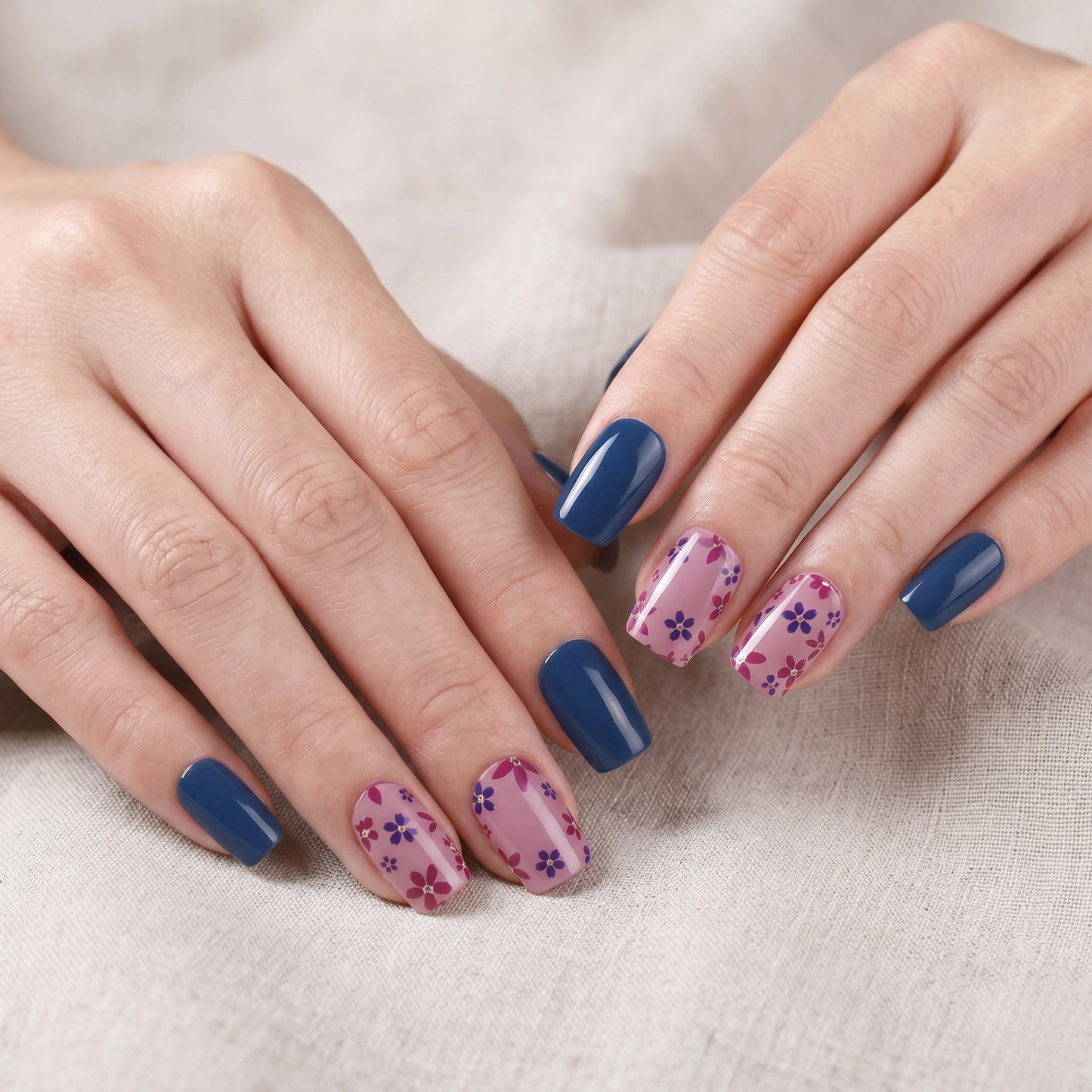 Láminas de Uñas en Gel Azul marino con flores